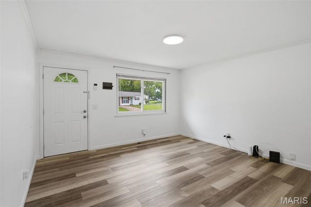 875 5th Plaza, Florissant, MO 63031