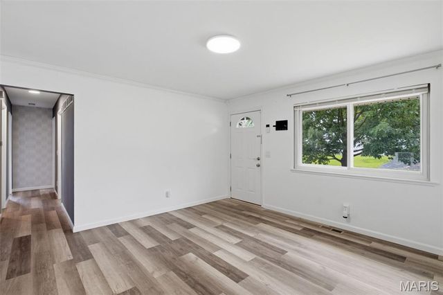 875 5th Plaza, Florissant, MO 63031