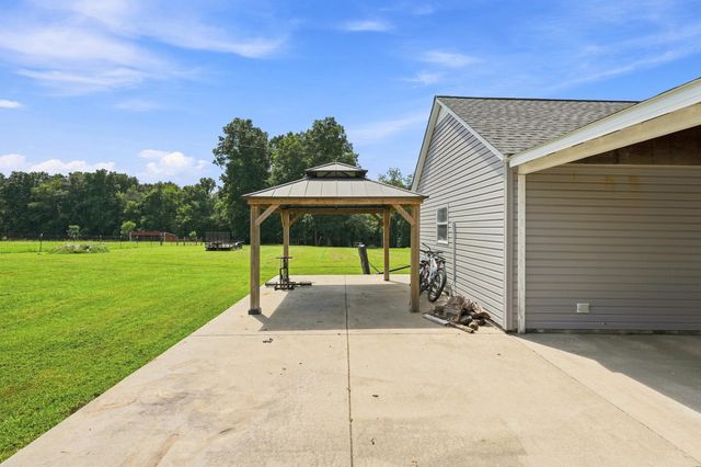 6025 Shar-Cal Road, Calvert City, KY 42029