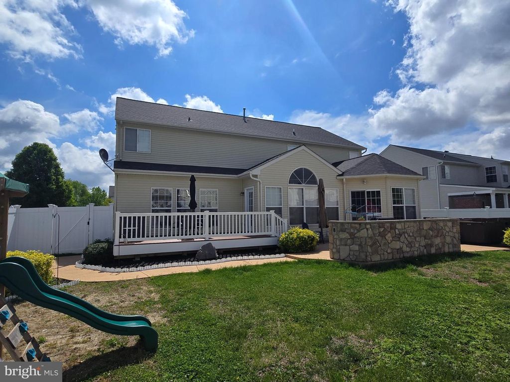 Image 4 of property listing at 103 MEADOWCROFT DR, Centreville, MD 21617