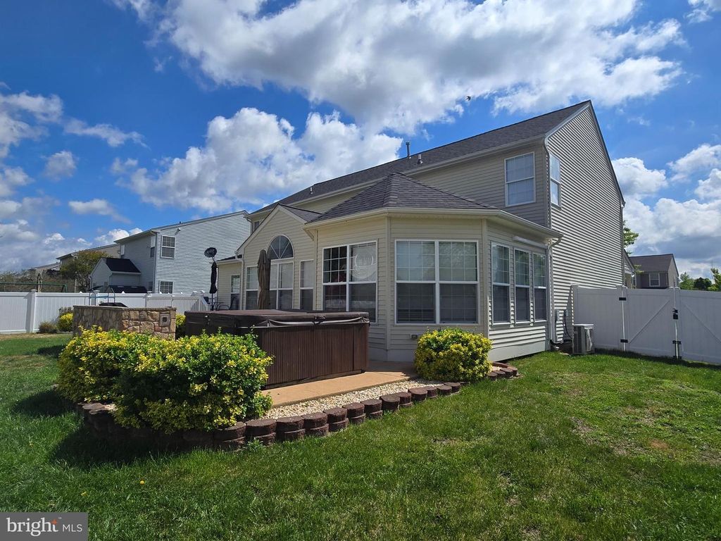 Image 6 of property listing at 103 MEADOWCROFT DR, Centreville, MD 21617