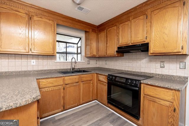 1027 Kathryn Ryals Road, Warner Robins, GA 31088