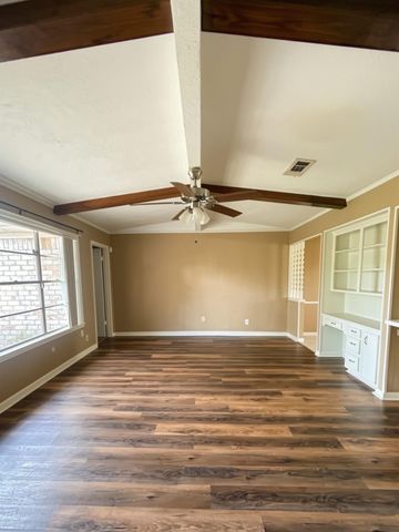 3800 Kingsway Drive, Baytown, TX 77521