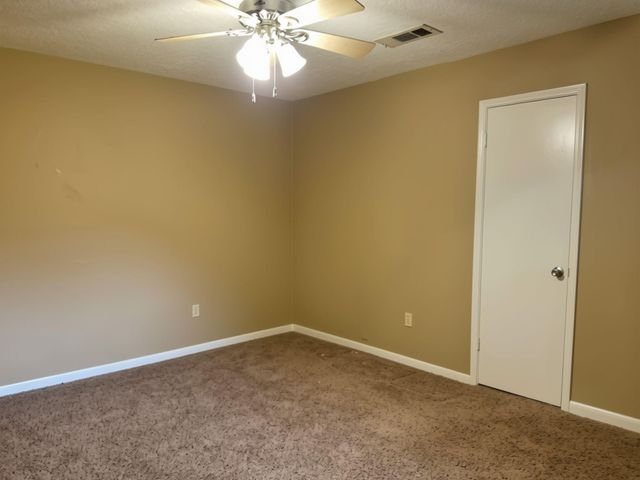 3800 Kingsway Drive, Baytown, TX 77521