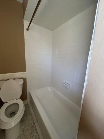 3800 Kingsway Drive, Baytown, TX 77521