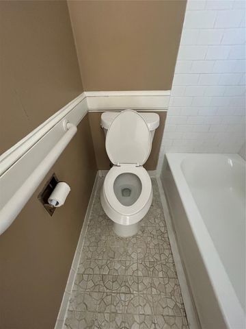 3800 Kingsway Drive, Baytown, TX 77521