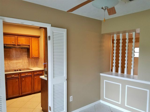 3800 Kingsway Drive, Baytown, TX 77521