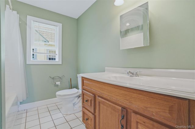 24 S Parsonage Street, Rhinebeck, NY 12572