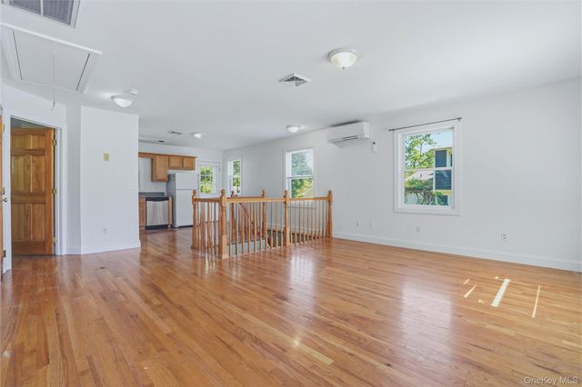 24 S Parsonage Street, Rhinebeck, NY 12572