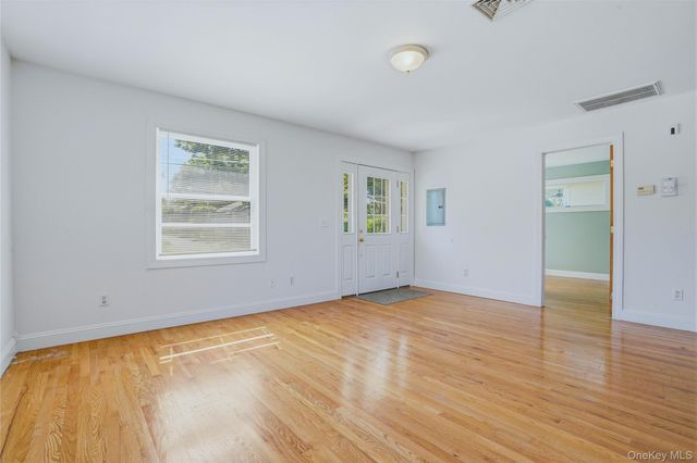 24 S Parsonage Street, Rhinebeck, NY 12572