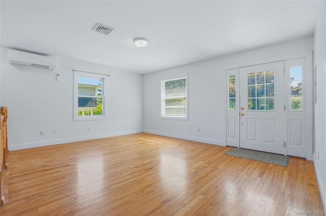 24 S Parsonage Street, Rhinebeck, NY 12572