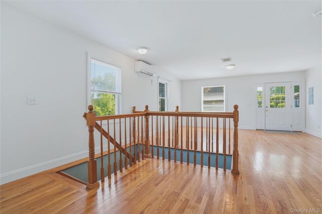 24 S Parsonage Street, Rhinebeck, NY 12572