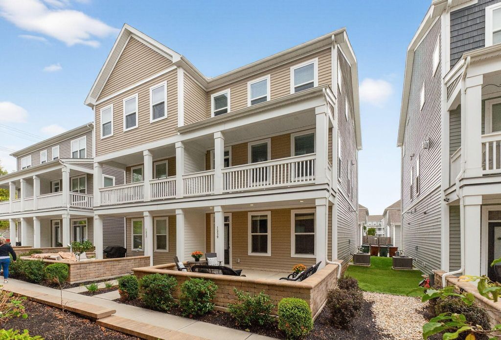 1239 Cromartie Lane, Columbus, OH 43201