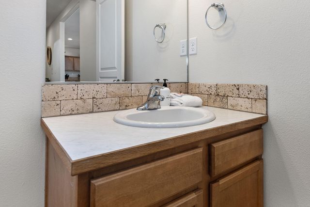 55967 Wood Duck Drive, Bend, OR 97707