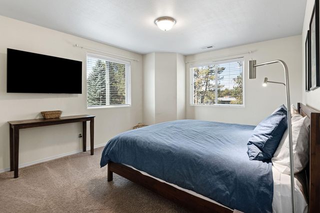 55967 Wood Duck Drive, Bend, OR 97707