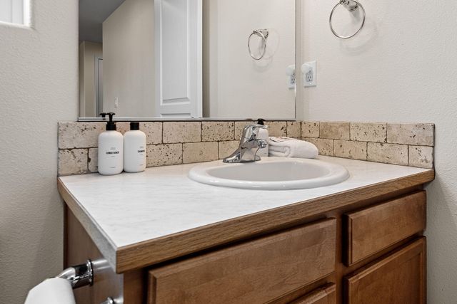 55967 Wood Duck Drive, Bend, OR 97707