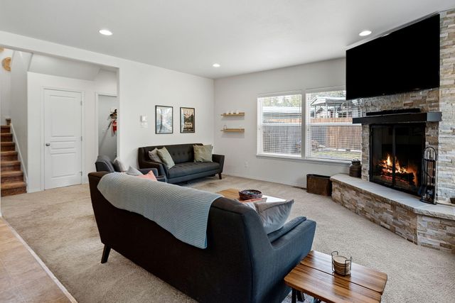 55967 Wood Duck Drive, Bend, OR 97707