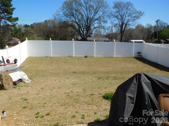 8112 Clairwood Drive, Charlotte, NC 28269