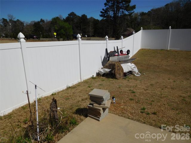 8112 Clairwood Drive, Charlotte, NC 28269