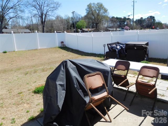 8112 Clairwood Drive, Charlotte, NC 28269