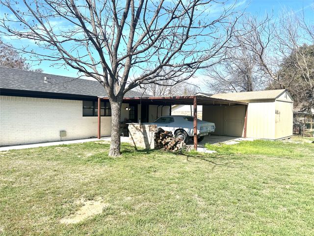 129 Bowie Circle, Brownwood, TX 76801