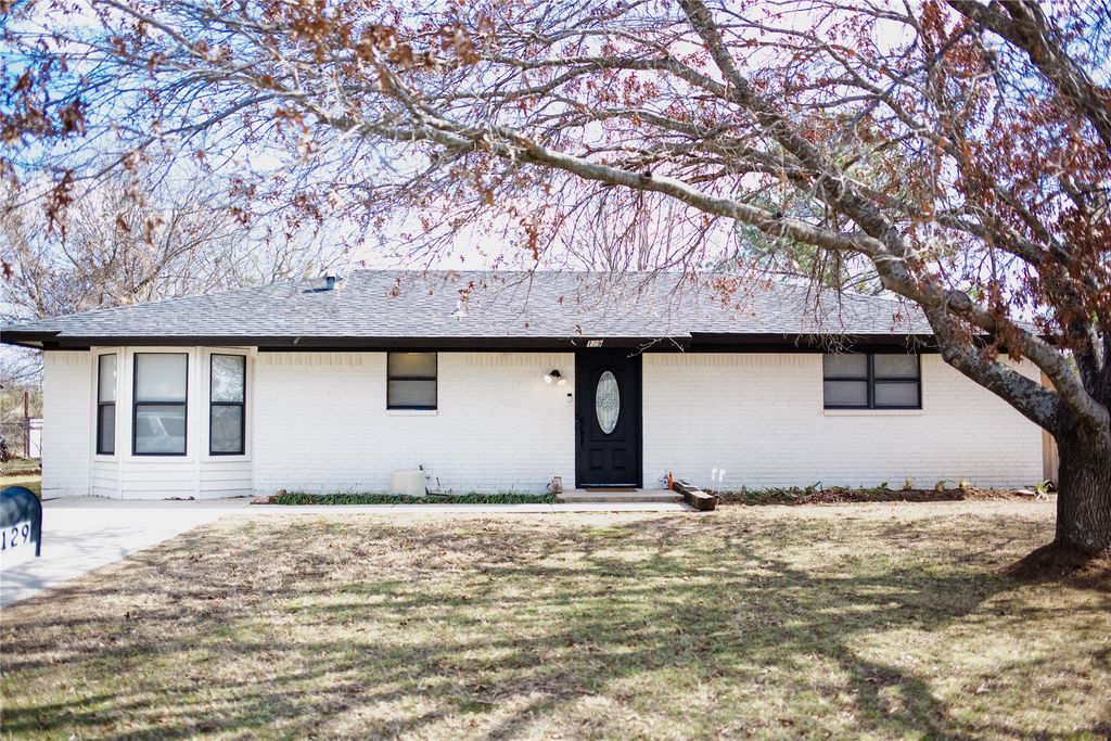 129 Bowie Circle, Brownwood, TX 76801