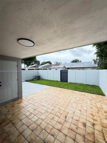 13916 SW 56th Lane, Miami, FL 33183