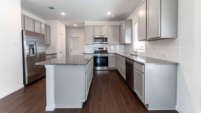 225 Clearlake DR, Hutto, TX 78634