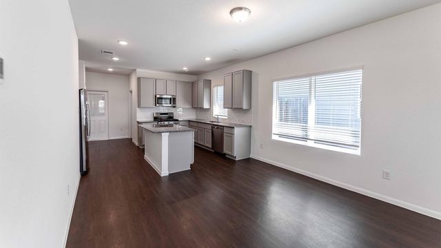 225 Clearlake DR, Hutto, TX 78634