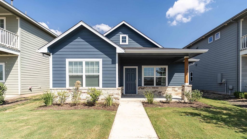 225 Clearlake DR, Hutto, TX 78634