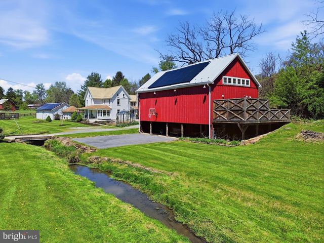 1689 TOLNA JUNCTION LN, New Freedom, PA 17349