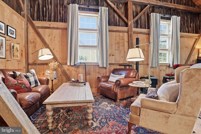 1689 TOLNA JUNCTION LN, New Freedom, PA 17349