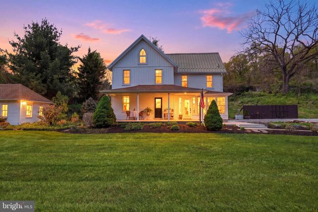 1689 TOLNA JUNCTION LN, New Freedom, PA 17349
