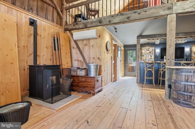 1689 TOLNA JUNCTION LN, New Freedom, PA 17349