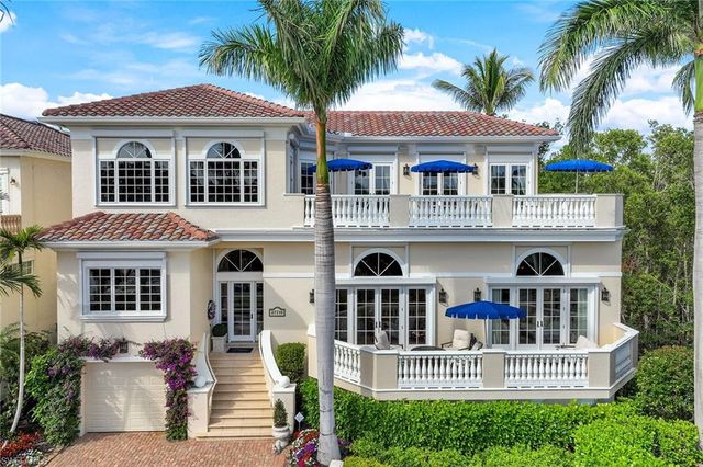 27710 Marina Isle CT, Bonita Springs, FL 34134
