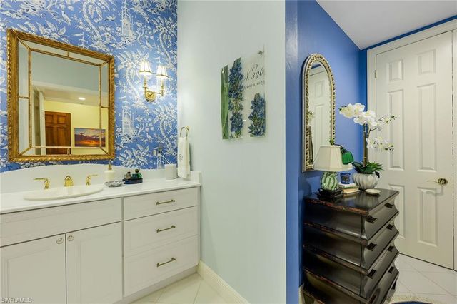 27710 Marina Isle CT, Bonita Springs, FL 34134
