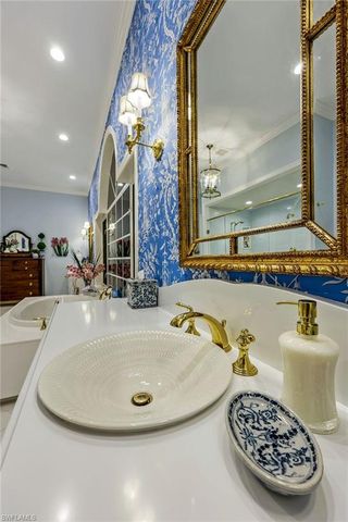 27710 Marina Isle CT, Bonita Springs, FL 34134