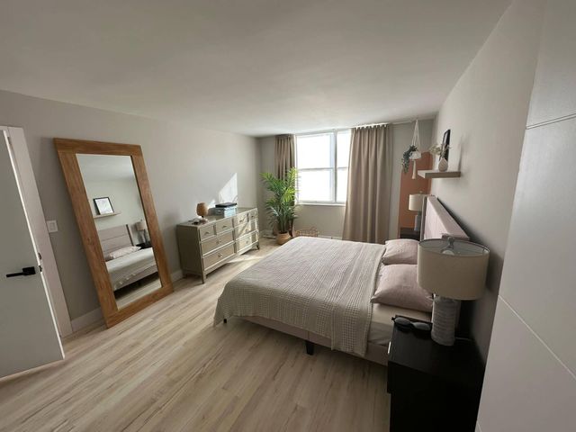 427 GOLDEN ISLES Drive 4I, Hallandale Beach, FL 33009