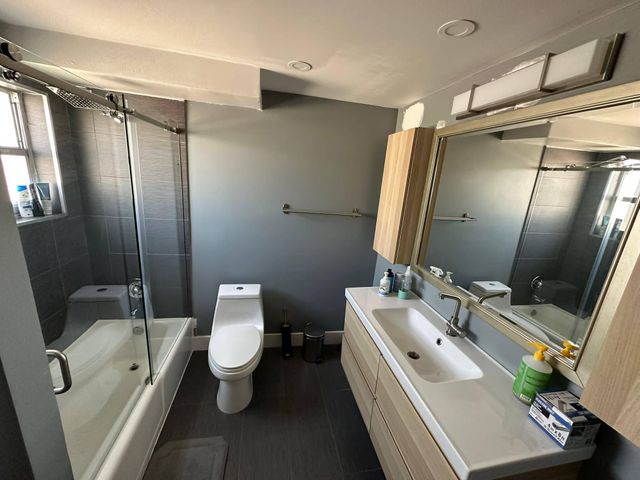 427 GOLDEN ISLES Drive 4I, Hallandale Beach, FL 33009