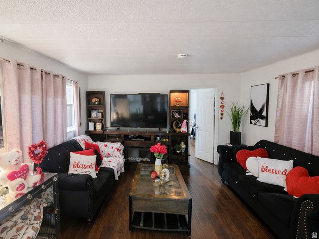 8812 S STRATFORD CIR, Sandy, UT 84070