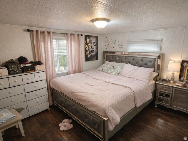 8812 S STRATFORD CIR, Sandy, UT 84070