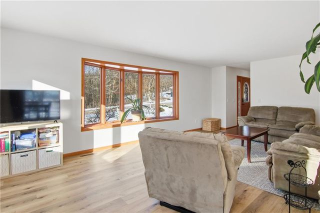 2039 Town Hall Road, Eau Claire, WI 54703