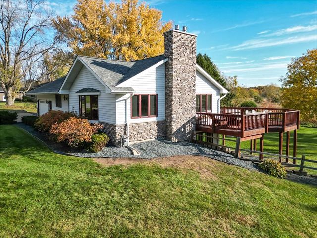 2039 Town Hall Road, Eau Claire, WI 54703