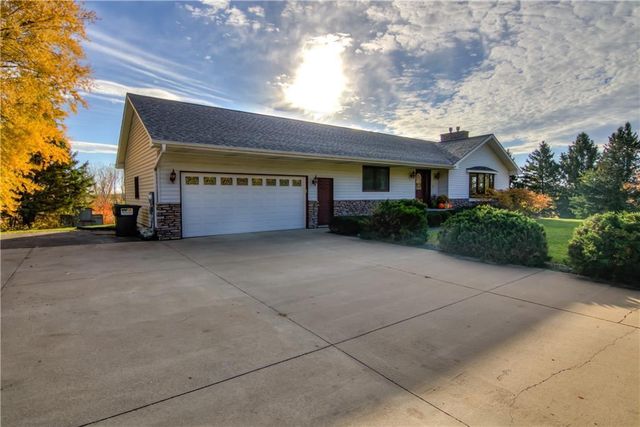 2039 Town Hall Road, Eau Claire, WI 54703