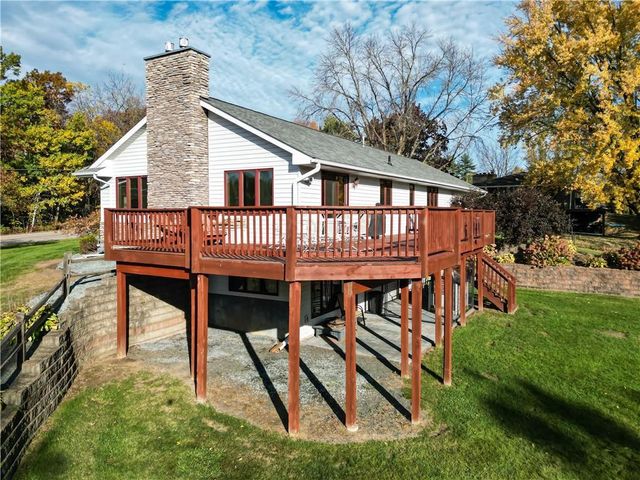 2039 Town Hall Road, Eau Claire, WI 54703