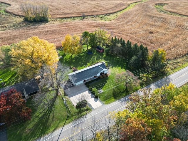 2039 Town Hall Road, Eau Claire, WI 54703