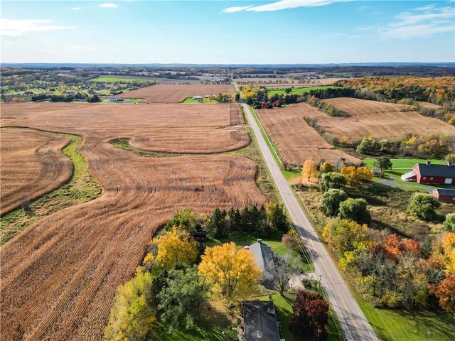 2039 Town Hall Road, Eau Claire, WI 54703