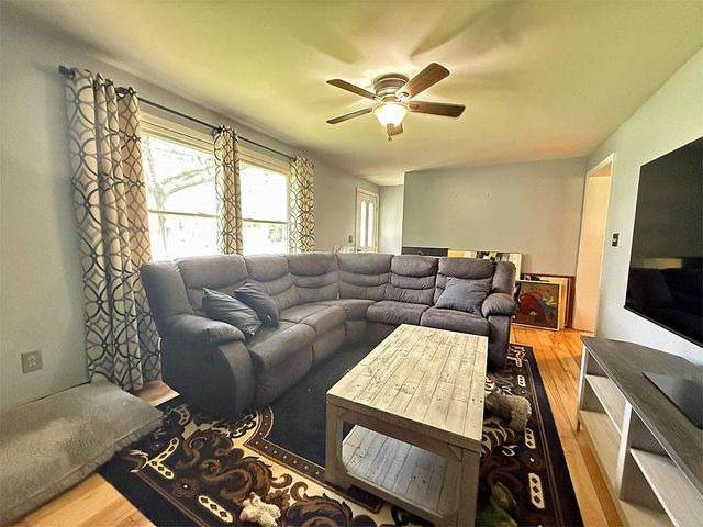 387 Main Street, Castleton, VT 05735