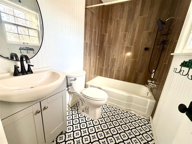 1007 Overland Court, Shawnee, OK 74801