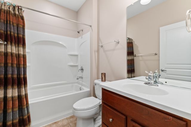 3572 Adler Court, Mundelein, IL 60060